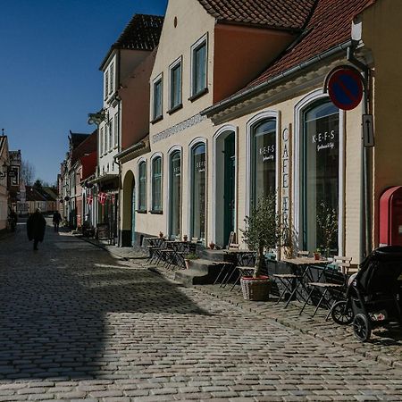 Kefs Guesthouse & Cafe Ærøskøbing Exteriör bild