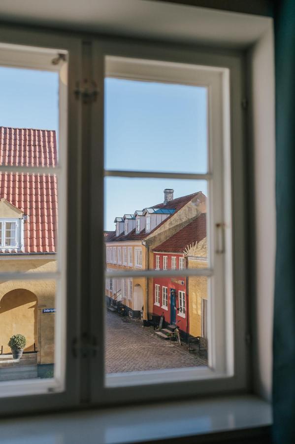 Kefs Guesthouse & Cafe Ærøskøbing Exteriör bild